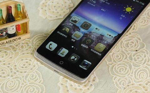 中兴天机Axon 12 – 旗舰影像智能手机_资料库
