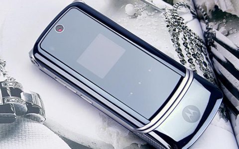 摩托罗拉 KRZR K2 – 超薄翻盖手机_资料手册