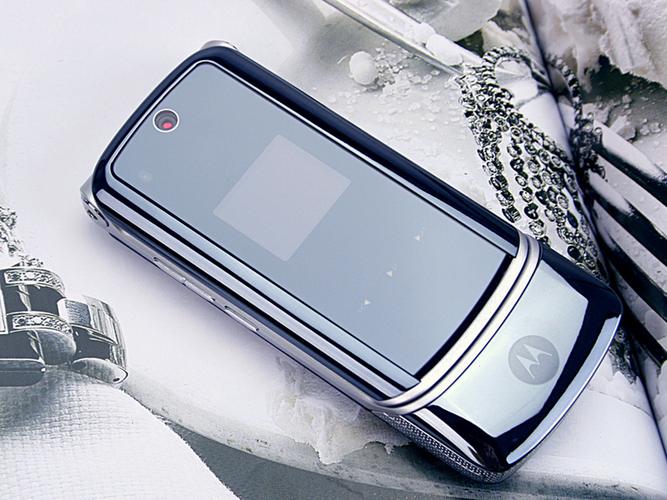 摩托罗拉 KRZR K2 – 超薄翻盖手机_资料手册
