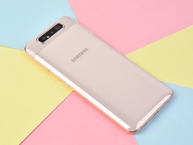 Galaxy A8+ (2018) - 全面屏中端手机_资料手册-2