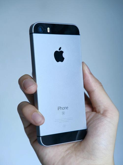 iPhone SE (第 1 代) - 小屏经典智能手机_资料手册-2 iPhone SE (第 1 代) - 小屏经典智能手机_资料手册-2