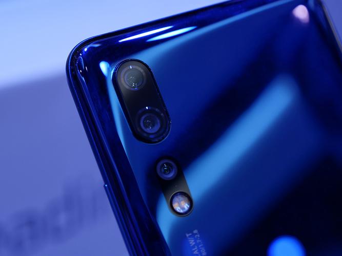 中兴Axon 10 Pro+ - 曲面屏旗舰手机_资料大全-3 中兴Axon 10 Pro+ - 曲面屏旗舰手机_资料大全-3