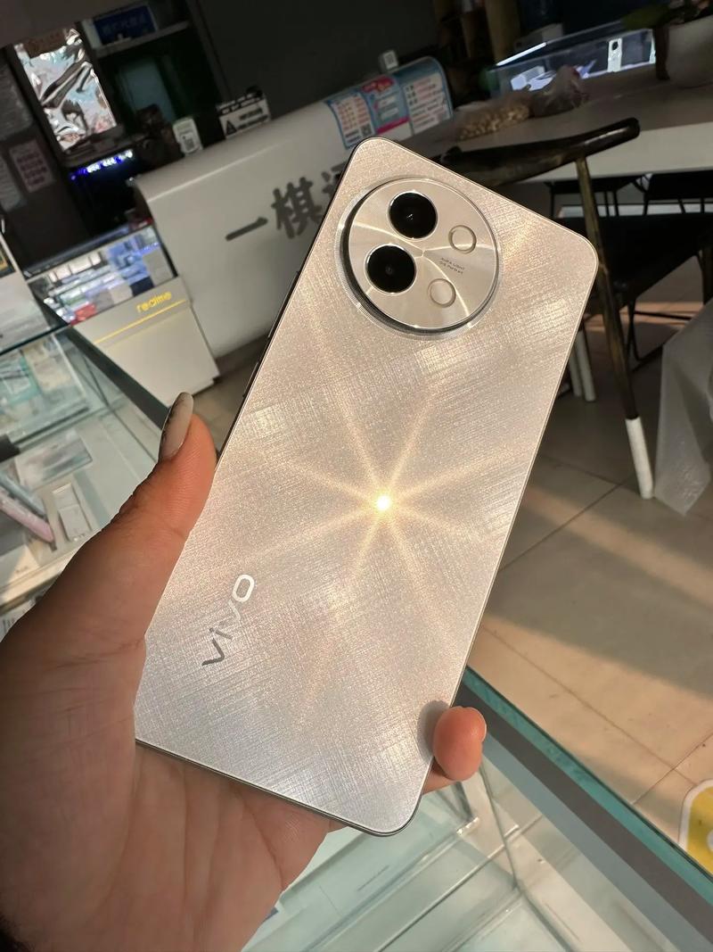 vivo S18e - 轻薄时尚手机_百科资料-5
