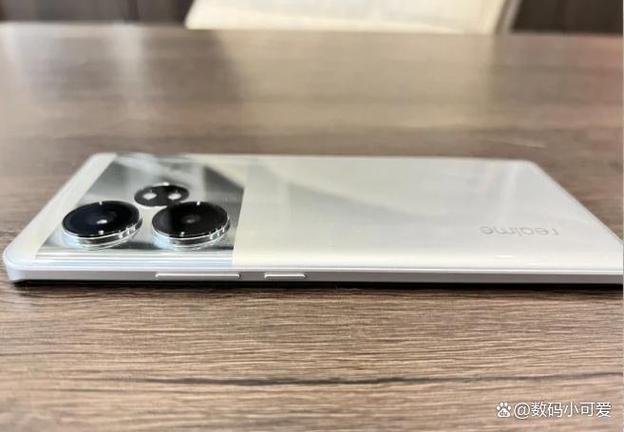realme GT Neo7 SE – 长续航游戏手机_资料手册