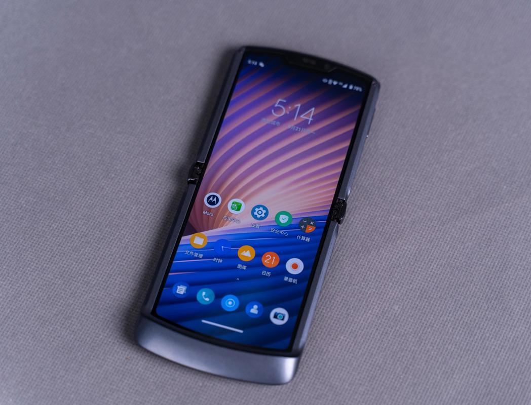 Razr 5G - 折叠屏智能手机_百科资料-2 Razr 5G - 折叠屏智能手机_百科资料-2