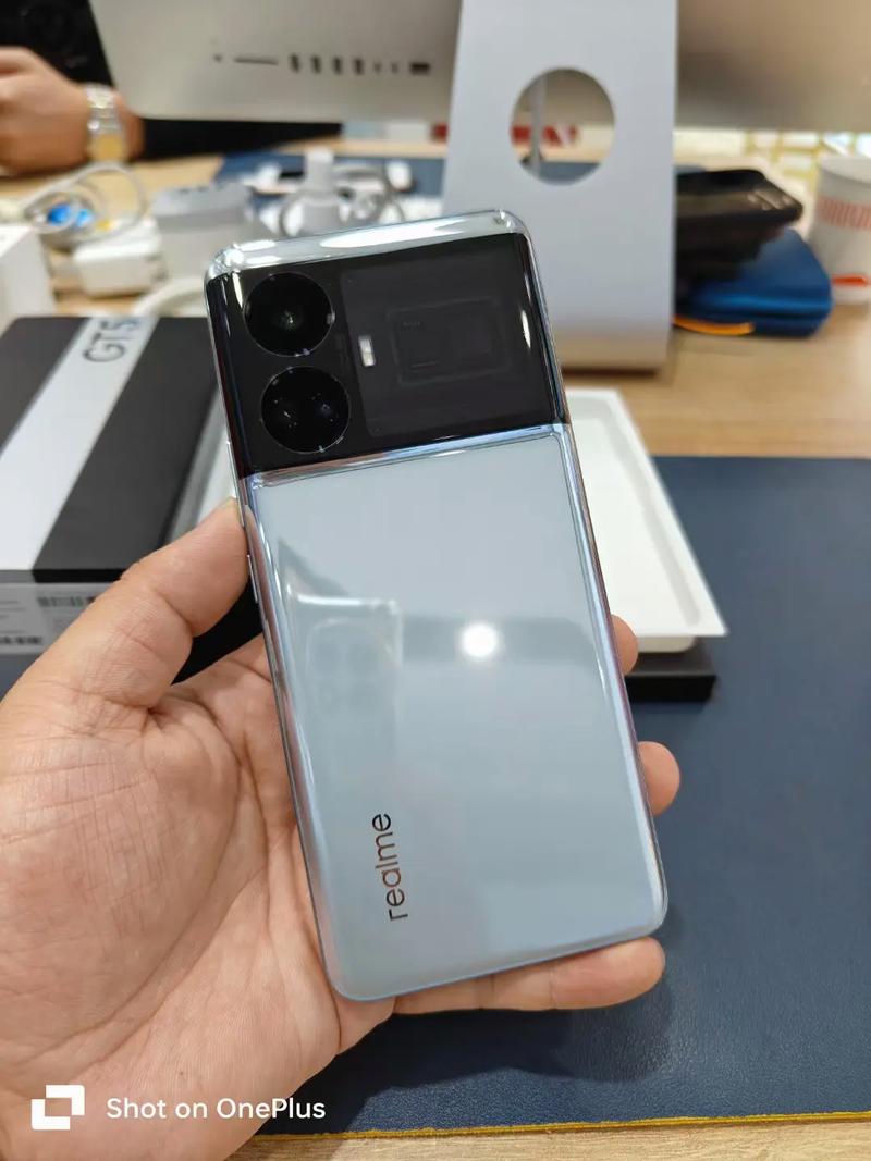 realme GT5 - 骁龙8Gen2游戏手机_资料库-2