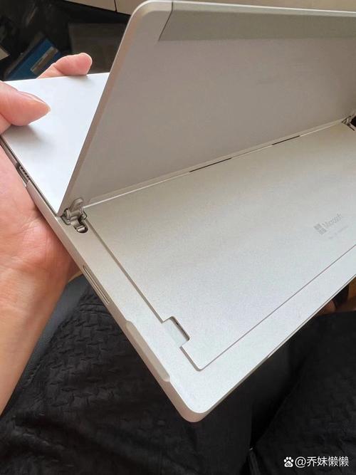 Microsoft Surface Pro 6 - 二合一轻薄笔记本_资料手册-2 Microsoft Surface Pro 6 - 二合一轻薄笔记本_资料手册-2