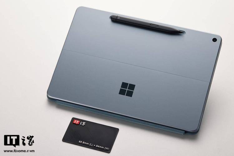 Microsoft Surface Pro 12 (2025) - 触控二合一笔记本_资料库-5