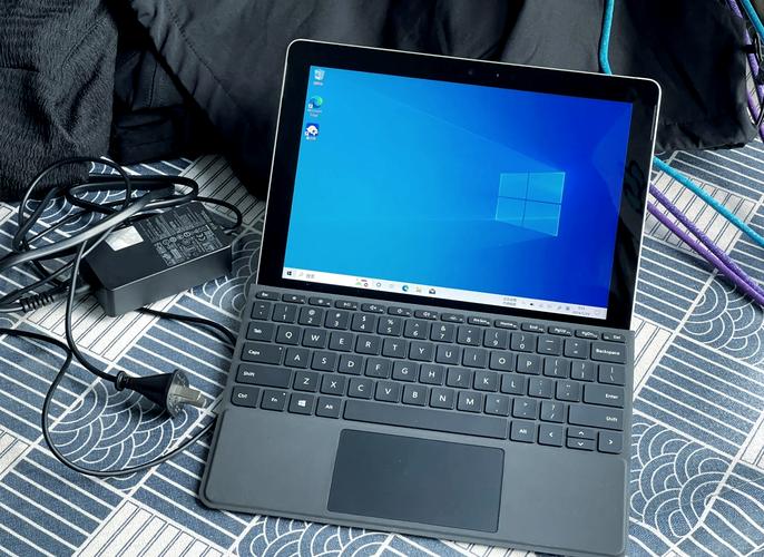 Microsoft Surface Go – 便携二合一平板_资料手册