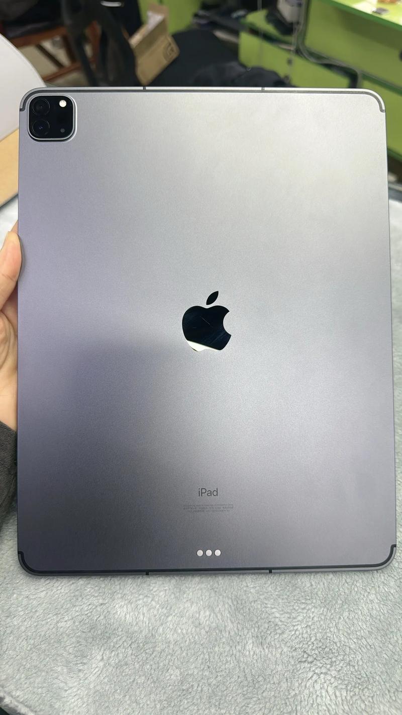 12.9 英寸 iPad Pro (第 5 代) - 高性能平板电脑_资料手册-2 12.9 英寸 iPad Pro (第 5 代) - 高性能平板电脑_资料手册-2