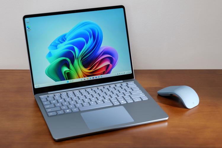 Microsoft Surface RT - 轻薄触控平板电脑_资料手册-2 Microsoft Surface RT - 轻薄触控平板电脑_资料手册-2