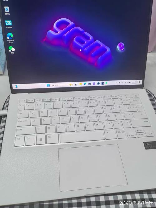 LG gram 14 2025 - 超轻长续航笔记本_资料库-3