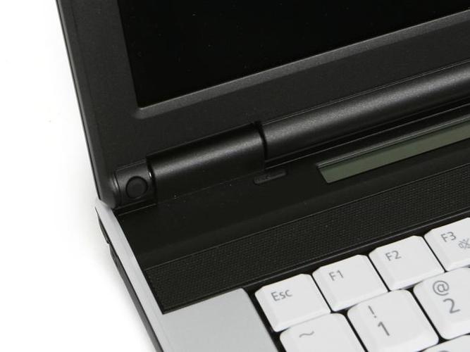 富士通 LifeBook S7211 - 商务轻薄笔记本_资料手册-5 富士通 LifeBook S7211 - 商务轻薄笔记本_资料手册-5