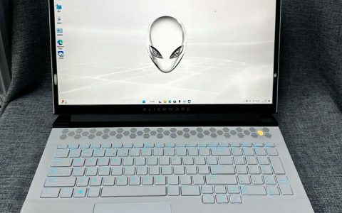 外星人 Alienware m17 – 高性能游戏本_百科资料