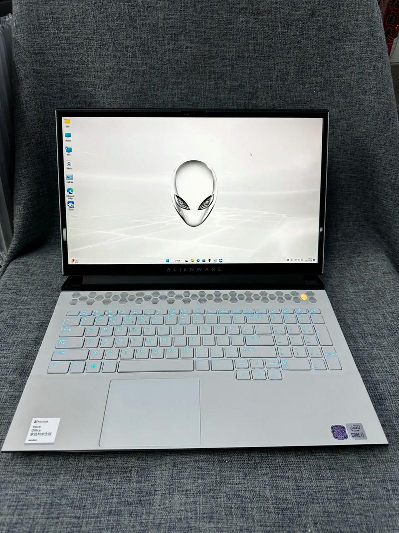 外星人 Alienware m17 - 高性能游戏本_百科资料-1