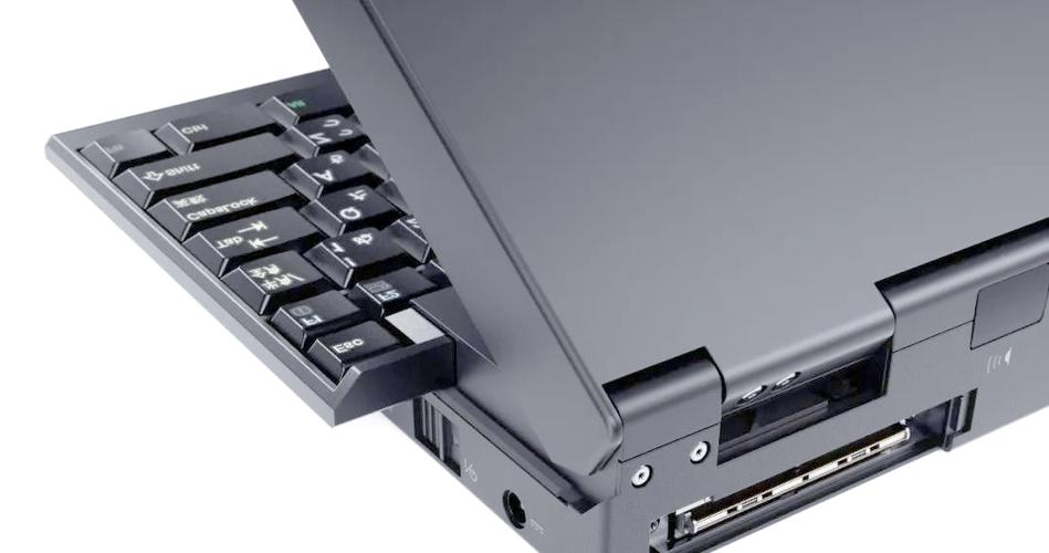 IBM ThinkPad 701 - 经典蝶翼键盘笔记本_百科资料-4 IBM ThinkPad 701 - 经典蝶翼键盘笔记本_百科资料-4