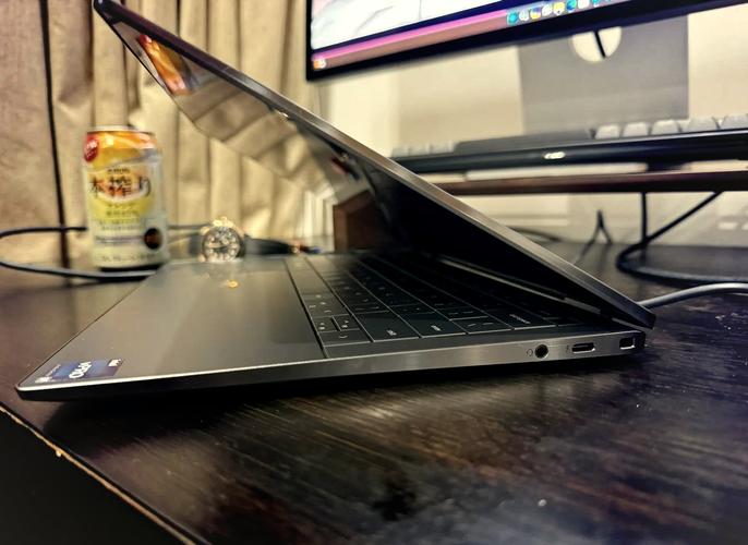 戴尔 Latitude 9440 - 商用旗舰轻薄本_百科资料-4 戴尔 Latitude 9440 - 商用旗舰轻薄本_百科资料-4