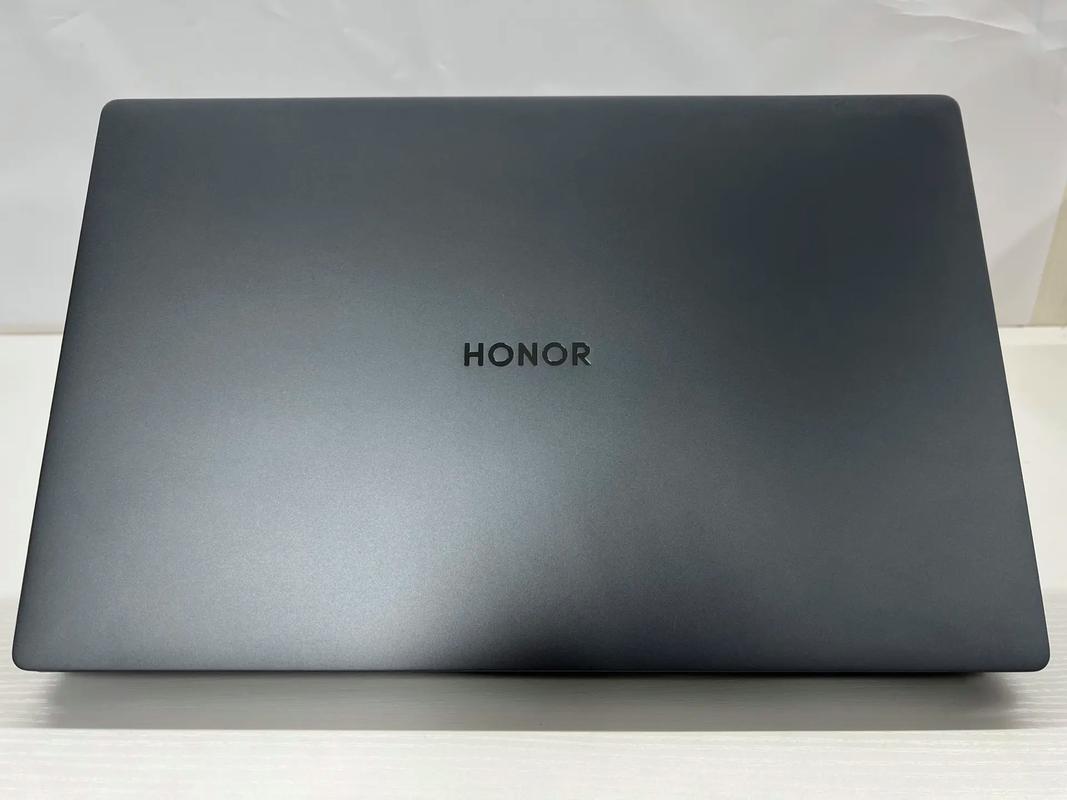荣耀(HONOR)MagicBook Pro 16 2024 - 高性能AI轻薄本_百科资料-5 荣耀(HONOR)MagicBook Pro 16 2024 - 高性能AI轻薄本_百科资料-5