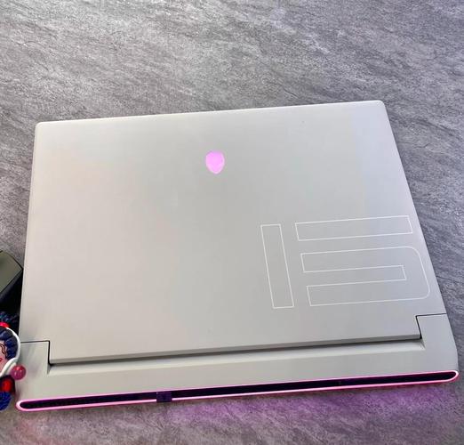 外星人 Alienware x15 R2 - 高性能游戏笔记本_百科资料-4
