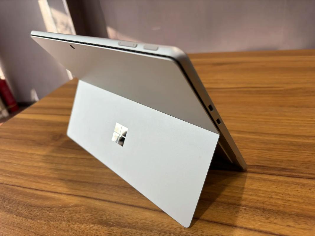 微软(Microsoft)Surface Pro 9 - 二合一轻薄笔记本_资料手册-5 微软(Microsoft)Surface Pro 9 - 二合一轻薄笔记本_资料手册-5