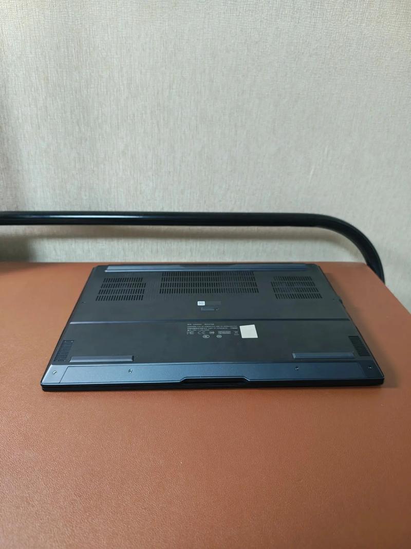 华硕 灵耀Pro 14 2023 - 高性能轻薄创作本_百科资料-5