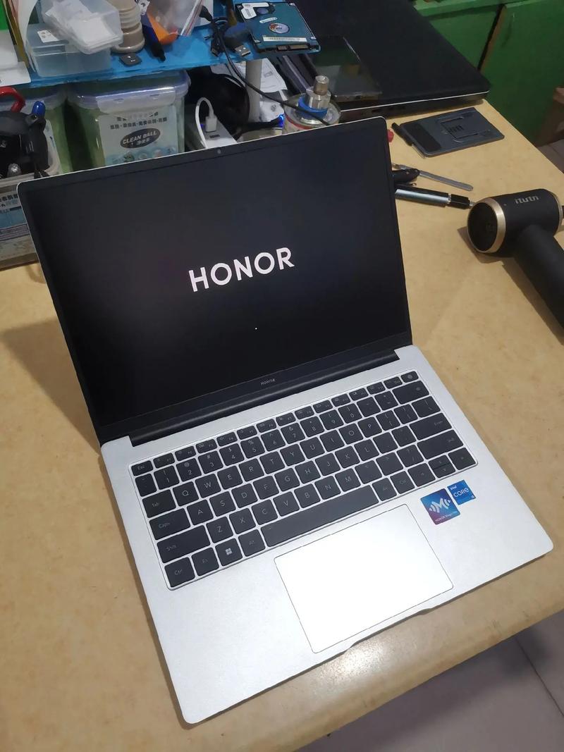 荣耀（HONOR）MagicBook X 14 Plus 2024 - 高性能轻薄本_百科资料-3