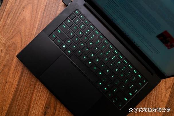 雷蛇(Razer)灵刃14 - 高性能游戏笔记本_百科资料-3 雷蛇(Razer)灵刃14 - 高性能游戏笔记本_百科资料-3