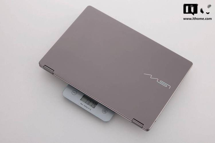微星（MSI）尊爵14 AI+ - 高性能轻薄商务本_资料手册-2