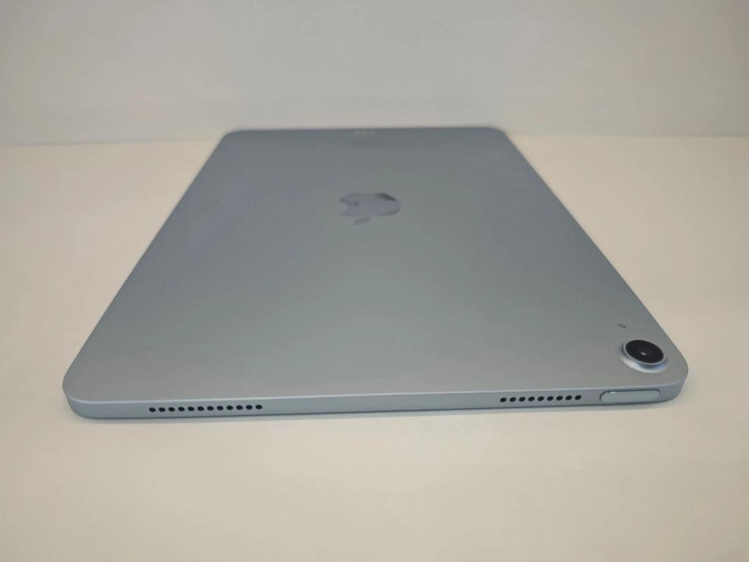 苹果新MacBook Air 11寸系列 - 轻薄便携笔记本_百科资料-4 苹果新MacBook Air 11寸系列 - 轻薄便携笔记本_百科资料-4