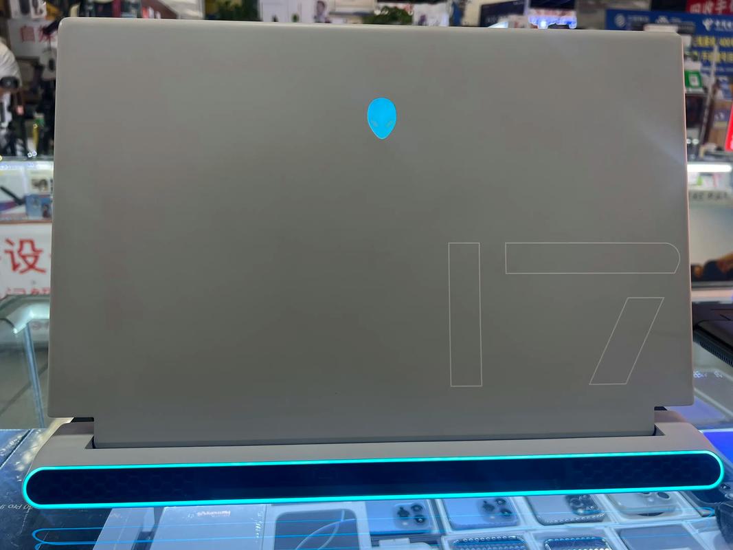 外星人 Alienware x17 R2 – 高性能游戏本_百科资料