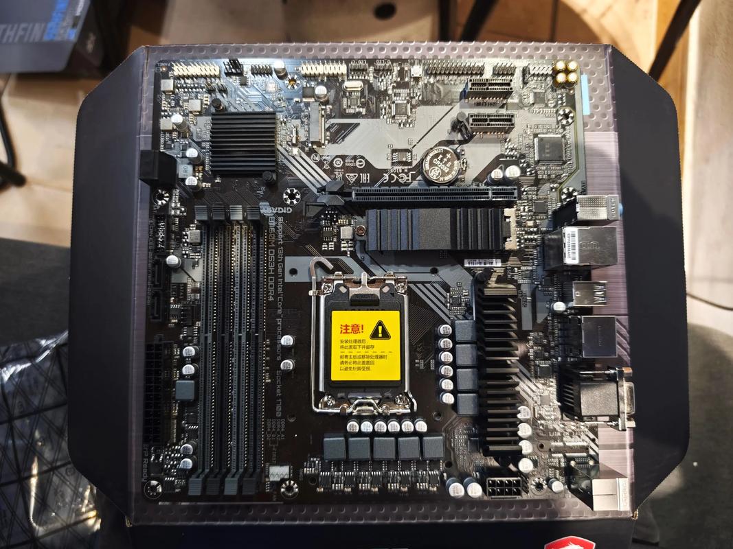 技嘉 GIGABYTE Gaming G7 MF - 高刷电竞游戏本_资料手册-3 技嘉 GIGABYTE Gaming G7 MF - 高刷电竞游戏本_资料手册-3