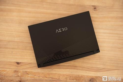 技嘉 AERO 15 OLED (Intel 11th Gen) - 4K OLED创作本_百科资料-5 技嘉 AERO 15 OLED (Intel 11th Gen) - 4K OLED创作本_百科资料-5