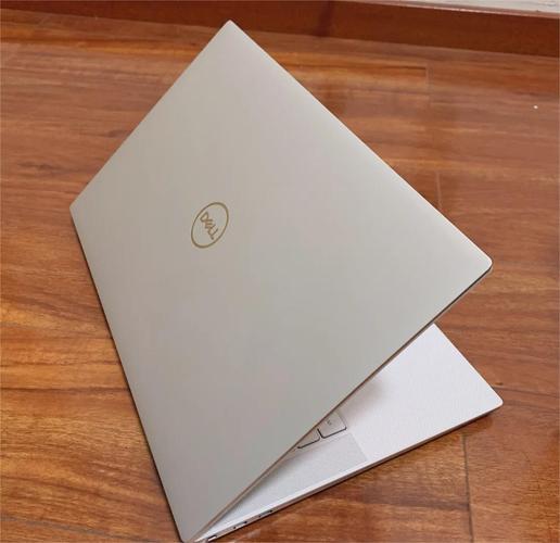 戴尔 XPS 15 9520 – 高性能轻薄创作本_资料大全