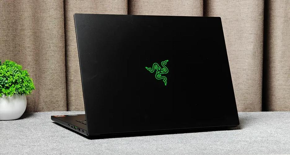 雷蛇（Razer）灵刃14 2025 - 高性能轻薄游戏本_百科资料-4