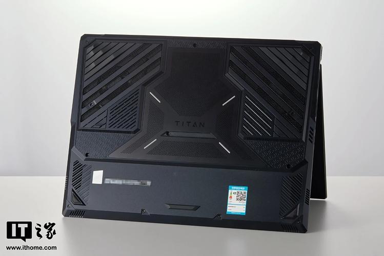 微星(MSI)泰坦Ultra - 旗舰性能游戏本_资料手册-4 微星(MSI)泰坦Ultra - 旗舰性能游戏本_资料手册-4