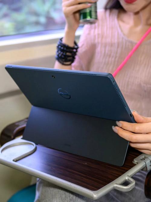 戴尔 Latitude 7350 - 轻薄商用笔记本_资料手册-3 戴尔 Latitude 7350 - 轻薄商用笔记本_资料手册-3