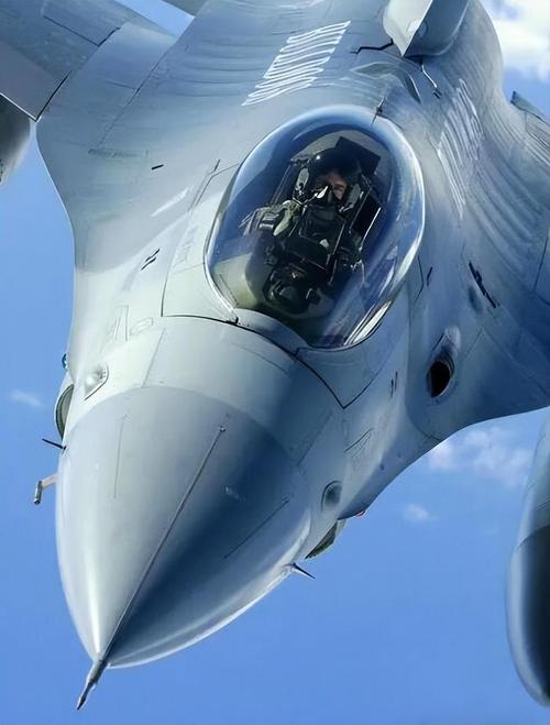 海鲅(Haiba)战隼F16 - 高性能游戏本_资料手册-4 海鲅(Haiba)战隼F16 - 高性能游戏本_资料手册-4