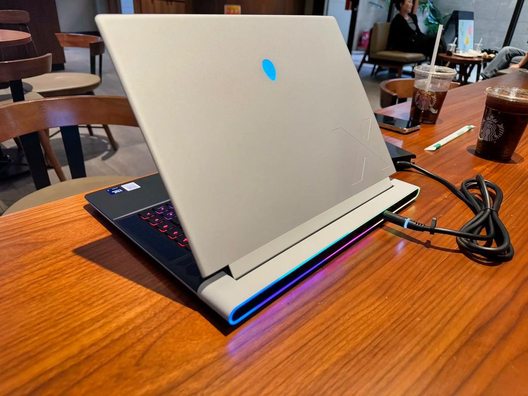 外星人 Alienware x16 R2 – 高性能游戏笔记本_资料库