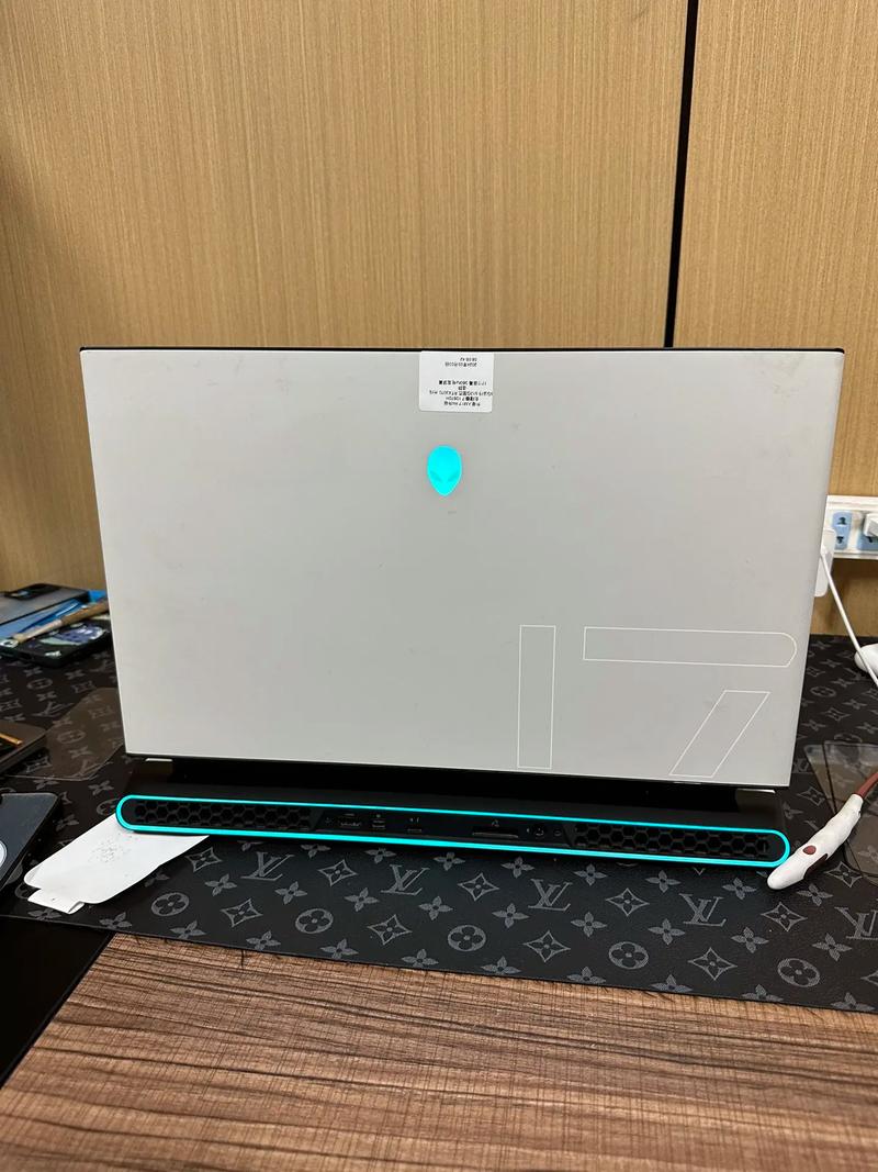 外星人 Alienware m17 R4 - 高刷电竞游戏本_资料库-2 外星人 Alienware m17 R4 - 高刷电竞游戏本_资料库-2