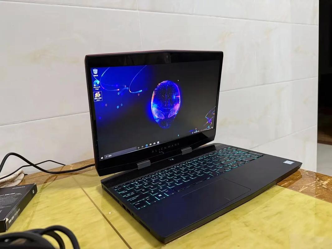 外星人 Alienware m15 - 高性能游戏本_资料手册-2 外星人 Alienware m15 - 高性能游戏本_资料手册-2