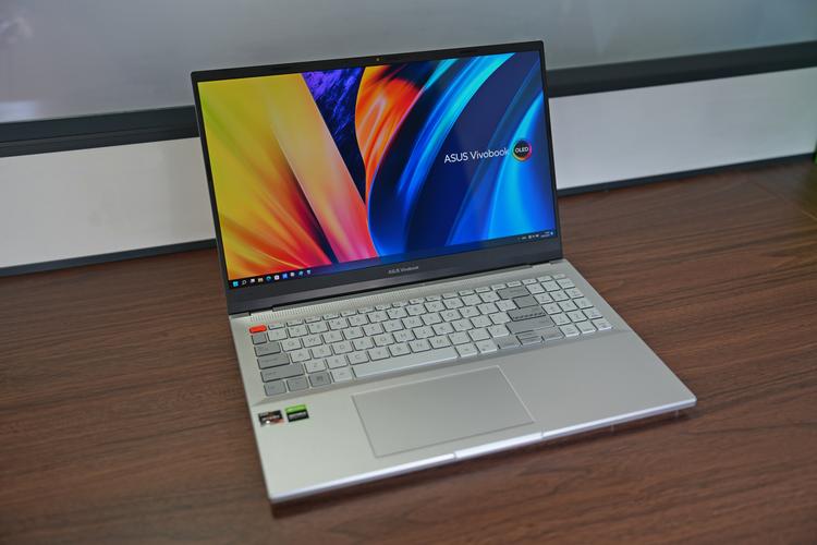 华硕 无畏Pro 15 2022 锐龙版 - 高性能轻薄笔记本_百科资料-3