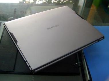 夏普（Sharp）PC-UM30 - 轻薄商务笔记本_百科资料-1