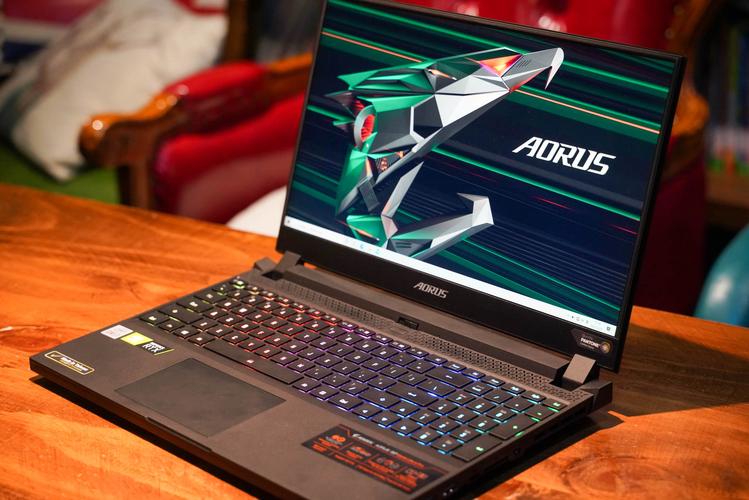 技嘉 AORUS 15 - 高性能游戏笔记本_百科资料-5
