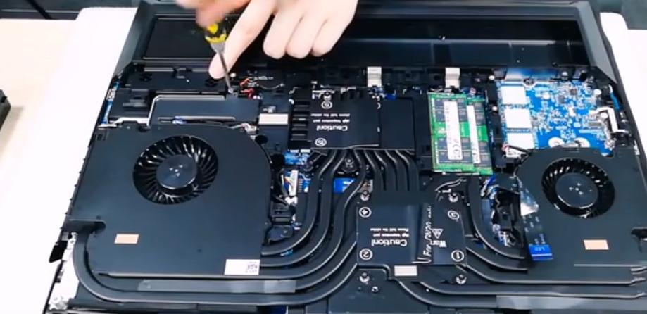 蓝天 X170KM - i7处理器游戏本_百科资料-3