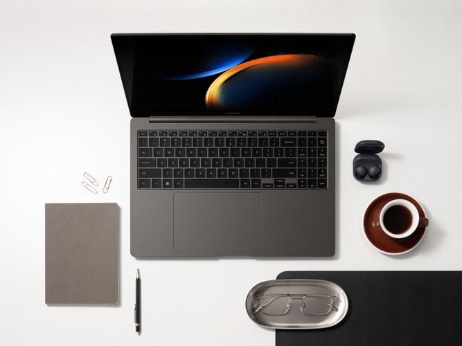 三星Galaxy Book3 Ultra - 高性能轻薄笔记本_资料手册-3 三星Galaxy Book3 Ultra - 高性能轻薄笔记本_资料手册-3