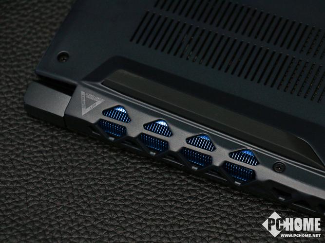 宏碁 掠夺者 Triton 700 - 高性能轻薄游戏本_资料手册-2