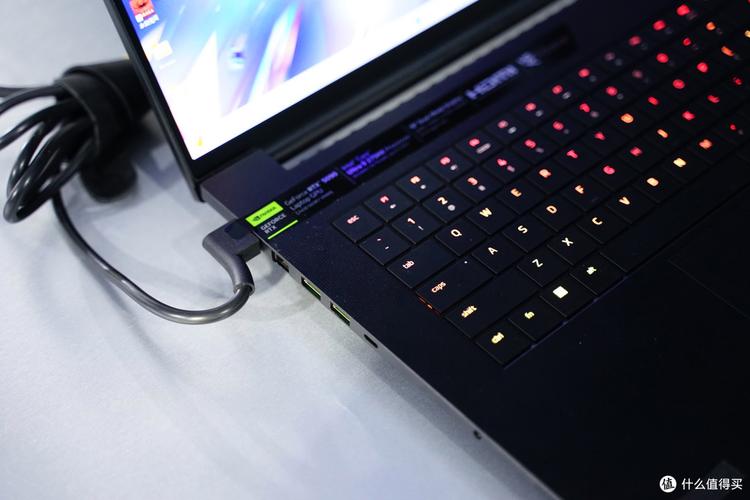 雷蛇（Razer）灵刃18 - 高性能游戏本_资料手册-2