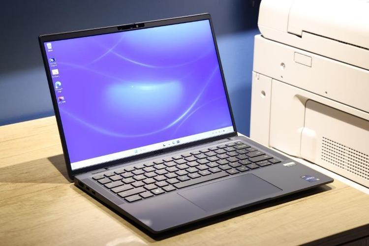 戴尔 Latitude 7440 - 商用办公轻薄本_百科资料-2