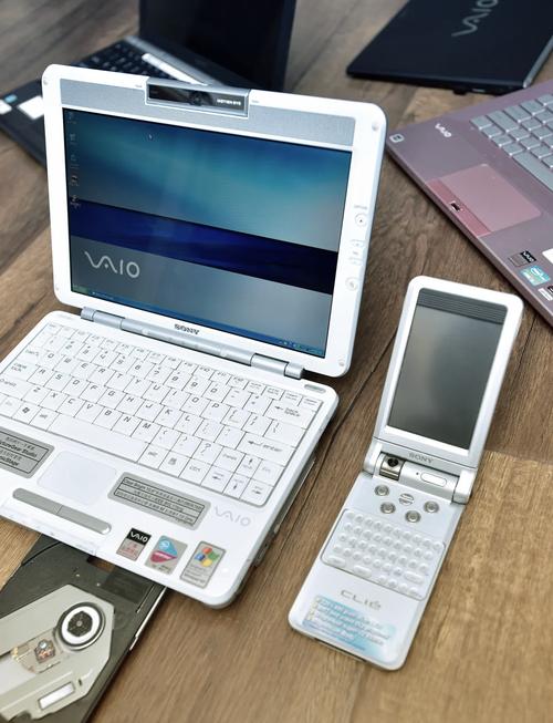 VAIO F14 - 轻薄便携商务笔记本_资料手册-4 VAIO F14 - 轻薄便携商务笔记本_资料手册-4