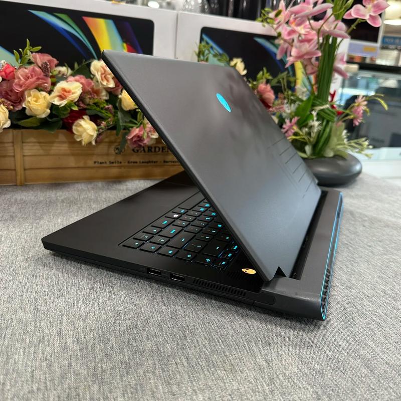 外星人 Alienware m17 R5 - 高性能游戏本_资料手册-3 外星人 Alienware m17 R5 - 高性能游戏本_资料手册-3